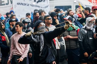 Dejan presos a 16 arrestados por los desmanes en el Congreso y liberan a otros 17 por falta de pruebas
