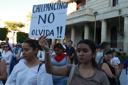 Manifestantes exigen justicia para el alcalde asesinado Alejandro Arcos, en Chilpancingo, en el estado de Guerrero, el 10 de octubre de 2024 (Archivo).