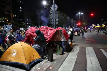 Manifestantes frente al Ministerio de Desarrollo Social