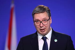 Manifestantes irrumpen en cadena de TV serbia partidaria de Vucic y piden detención del director