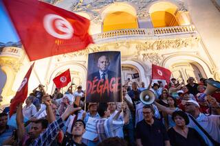 Nuevo grupo opositor encabeza protesta en Túnez tras cortes de luz y agua por calor extremo