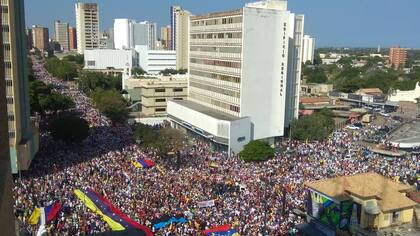 Manifestantes reunidos en Maracaibo, la segunda ciudad más poblada de Venezuela