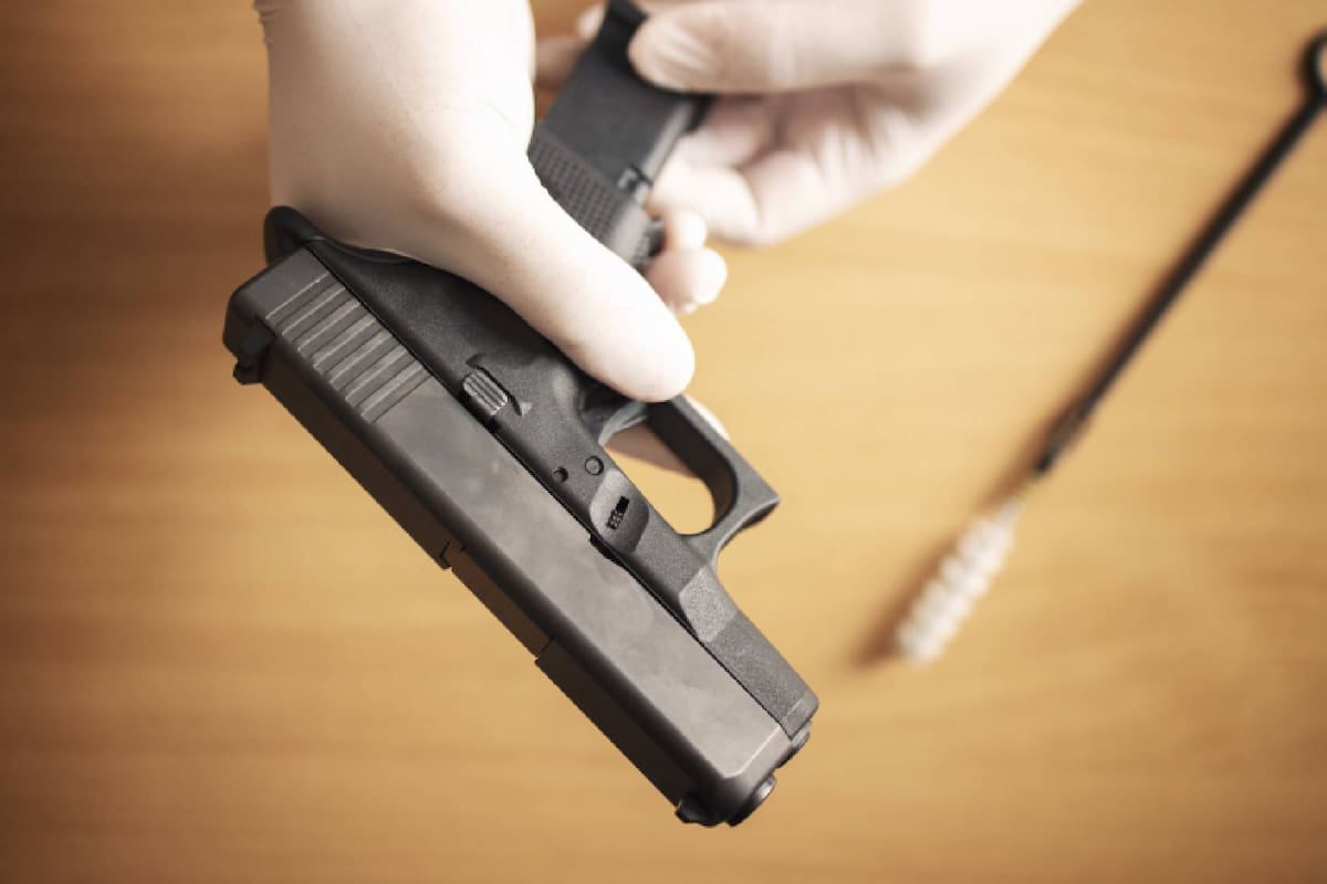 Manipulaba un arma, se le escapó un tiro y mató a su sobrina de 11 meses.