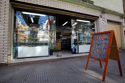 Manjares europeos es principalmente una panadería, y está sobre Lavalleja al 700