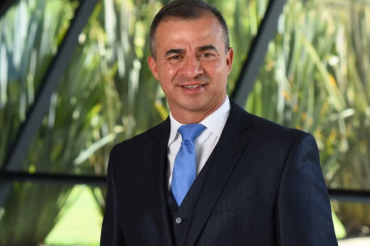 Manolo Betancur ha invertido las ganancias de su panadería para apoyar causas sociales, desde la migración en EE.UU. hasta la reconstrucción de panaderías en Ucrania. Foto: manolobetancur.com