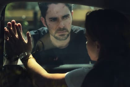 Manolo Cardona interpreta a Álex Guzmán, el protagonista de ¿Quién mató a Sara?, la exitosa serie de Netflix