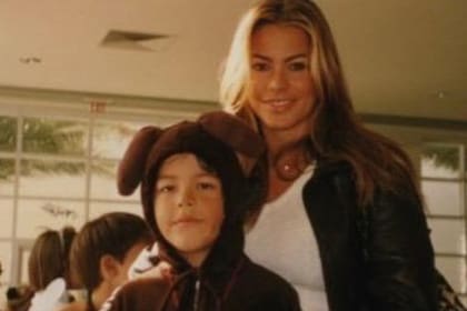 Manolo González Vergara es el único hijo de Sofía Vergara, producto de su relación con el colombiano José Luis González, a quien conoció en su adolescencia