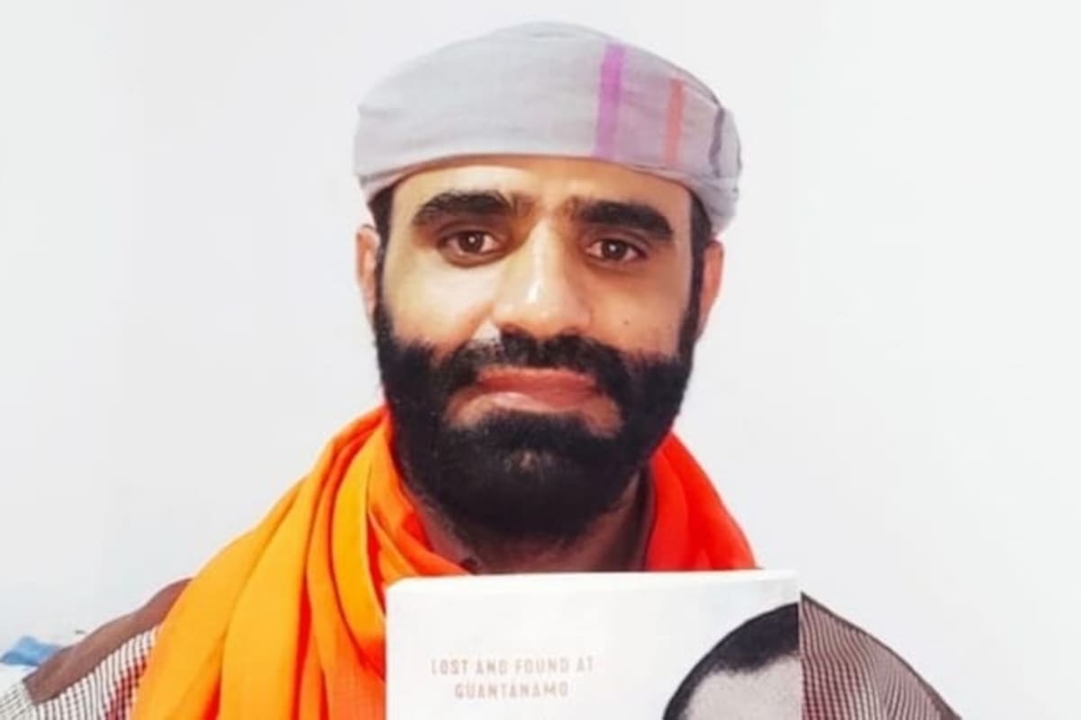 Mansoor Adayfi pasó 14 años en Guantánamo y escribió un libro de memorias sobre la experiencia