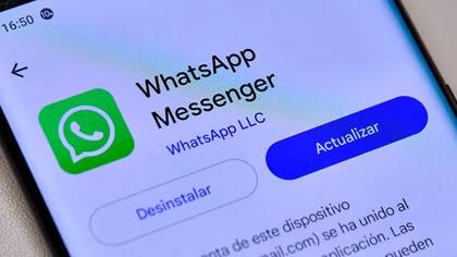 Mantener actualizado WhatsApp puede ayudar a prevenir estafas desde la aplicación