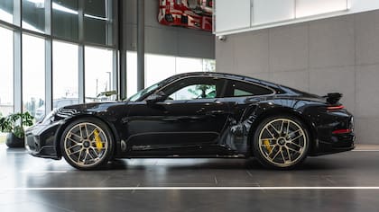 Mantiene los rasgos característicos de la familia 911