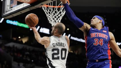 Manu en acción ante los Pistons; esta noche ante Miami Heat
