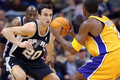 Manu Ginóbili, el día del debut en la NBA con San Antonio Spurs frente a los Lakers