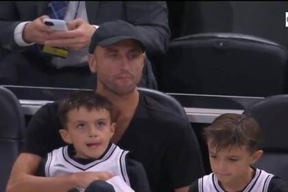 Manu fué con sus hijos a ver a los Spurs
