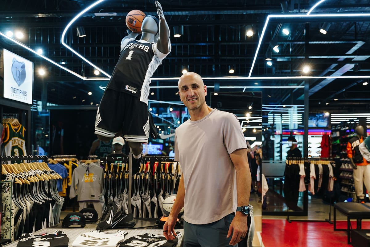 Manu Ginóbili ayer en el NBA Store, en Martínez