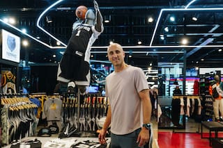 El aura de Manu Ginóbili: cuando ser popular es emocionar a un niño que nunca lo vio jugar