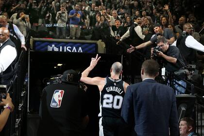 Manu Ginóbili, el argentino que dejó una gran huella en la NBA.