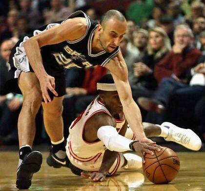 Manu Ginóbili tuvo una mala noche en Chicago