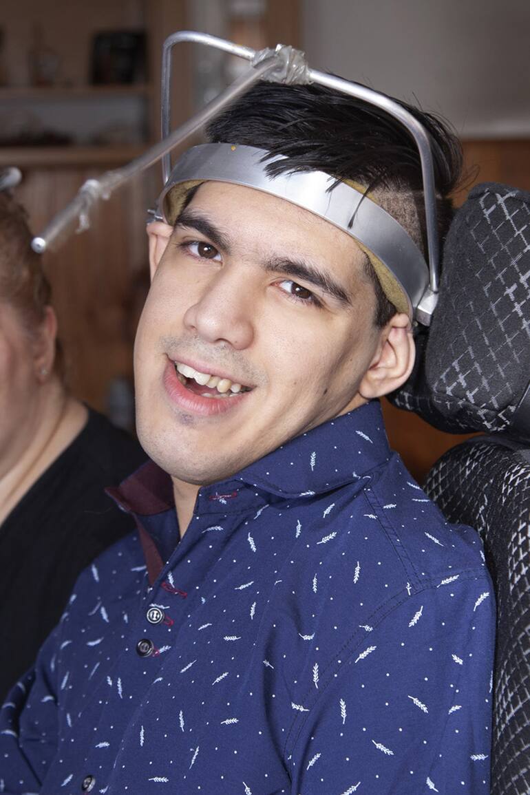 Manu Gutiérrez tiene 25 años y se recibió de licenciado en Administración de Empresas en la Universidad Nacional de la Patagonia Austral; hoy sueña con conseguir un trabajo.