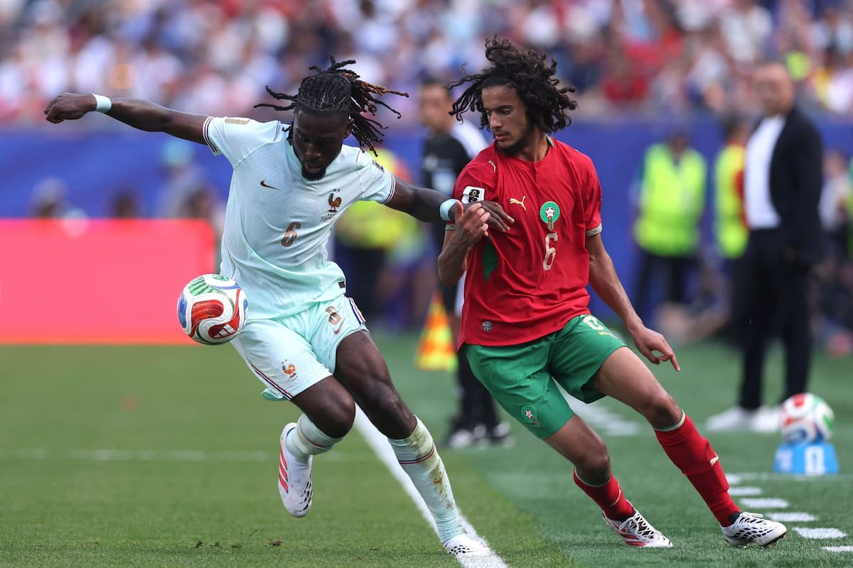 Manu Koné, con la selección de Francia en el duelo ante Marruecos por los cuartos de final