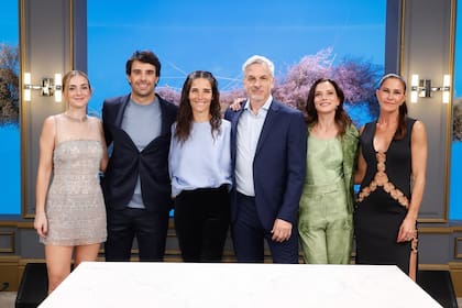 Manu Urcera estuvo invitado al programa de Juana Viale (Foto: Instagram @manurcera)