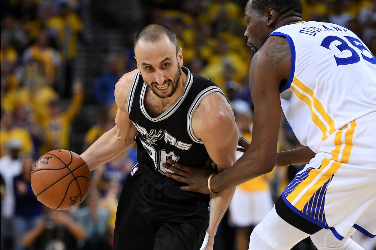 Manu y Kevin Duran en uno de los últimos cruces de San Antonio Spurs y Golden State Warriors