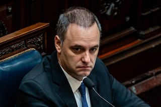 Tres leales de Adorni siguen formando parte del directorio del Correo Argentino
