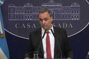 Manuel Adorni dio una conferencia de prensa sobre su gestión, sus viajes familiares en aviones privados y la composición de su patrimonio declarado