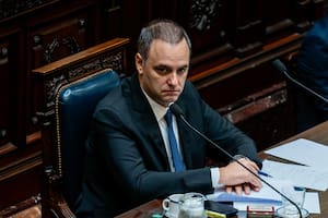 Sube la presión interna contra Adorni pero el Gobierno se encomienda a que no estén los votos para la moción de censura