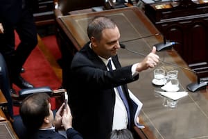 Las contradicciones entre la entrevista y las respuestas ante el Congreso