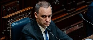 La nueva versión de Adorni desmiente lo que declaró en el Congreso y en las conferencias de la Casa Rosada