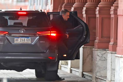 Manuel Adorni, en su llegada a la Casa Rosada
