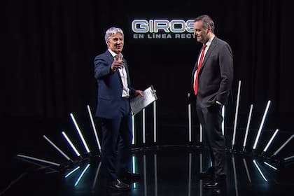 Manuel Adorni fue uno de los primeros invitados de Marcelo Grandio a su programa Giros en línea recta en la TV Pública