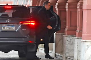 Milei estaría dispuesto a sostenerlo hasta que la Justicia defina si hubo un delito