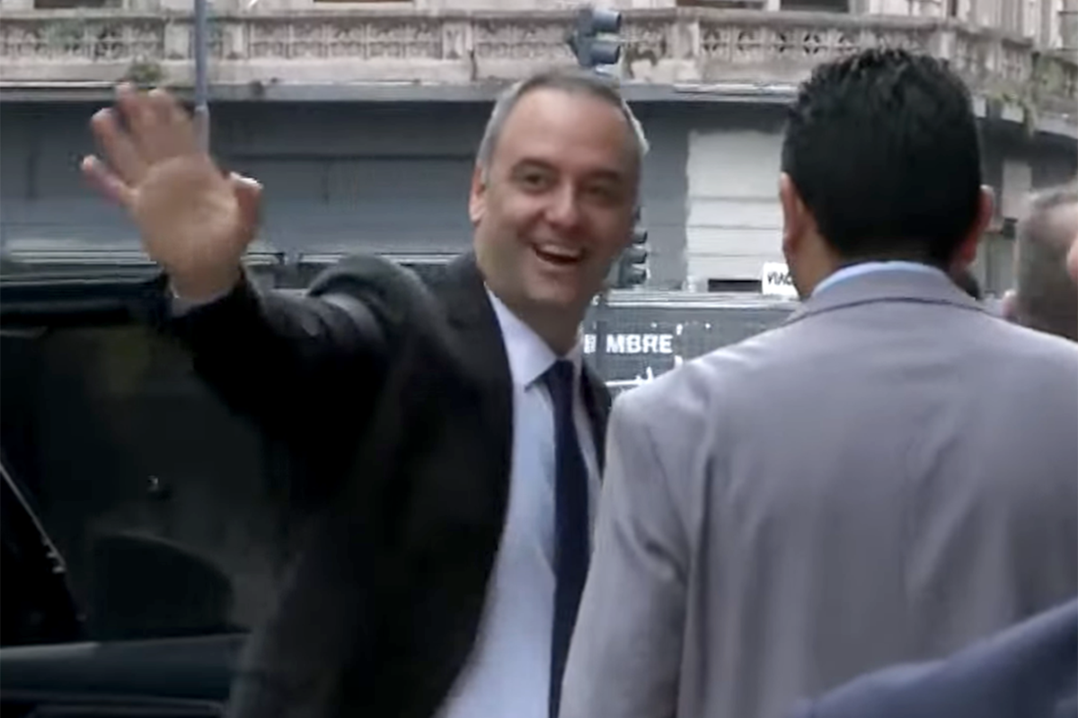 Manuel Adorni llegó a al Congreso de la Nación para dar su informe de gestión en medio de una investigación judicial por su patrimonio