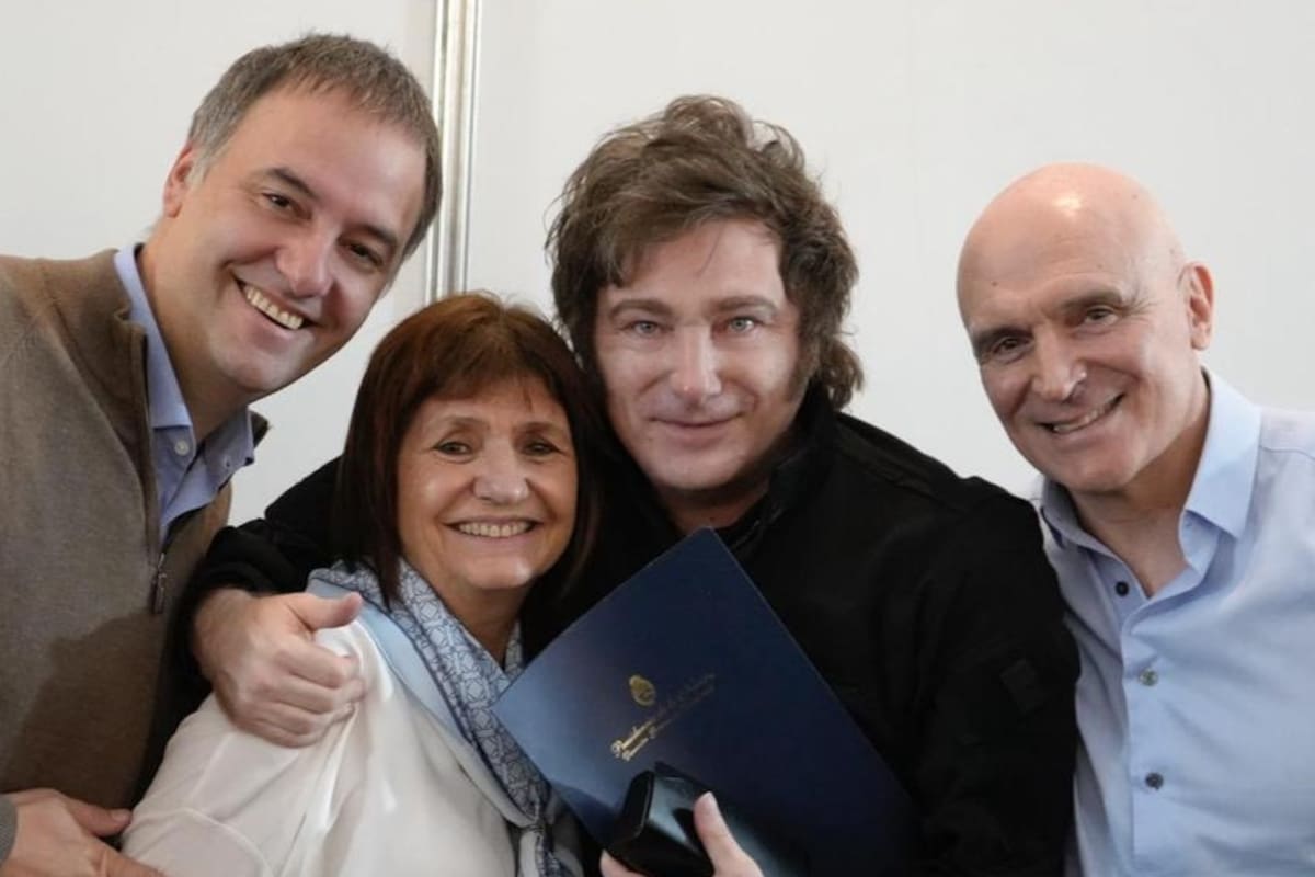 Manuel Adorni, Patricia Bullrich, Javier Milei y José Luis Espert