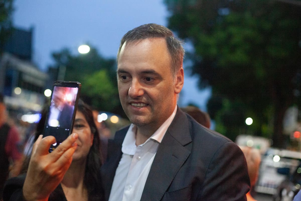 Manuel Adorni, vocero presidencial, a la salida del acto de LLA en Floresta