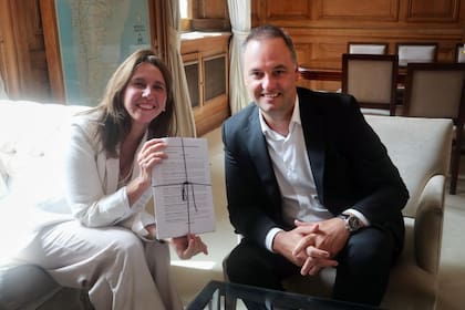 Manuel Adorni y Pilar Ramírez anunciaron que LLA presentaría 66 proyectos en la Legislatura porteña, entre los que estaría la eliminación del IVC