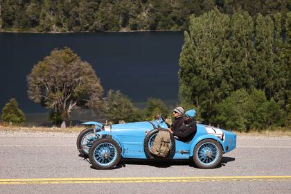 Manuel Eliçabe y Bernabé Ros Artayeta en el Bugatti T