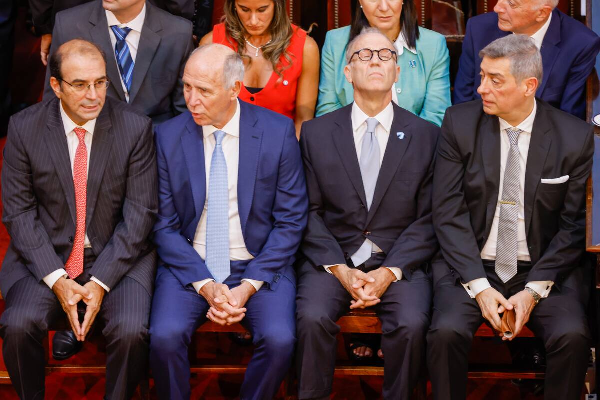 Manuel García-Mansilla, Ricardo Lorenzetti, Carlos Rosenkrantz y Horacio Rosatti, en la Asamblea Legislativa