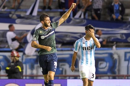 Manuel Guanini, de Gimnasia, durante el partido que disputan Racing y Club Gimnasia y Esgrima de La Plata, en enero de 2019.