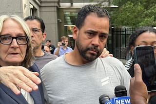 Piloto de lancha que volcó en el puerto de Nueva York estaba ilegalmente en EE.UU.: autoridades