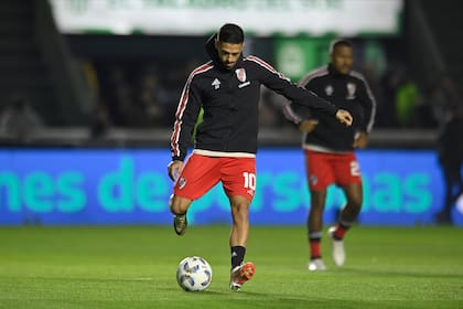 Manuel Lanzini sufrió un desgarro y se perderá el arranque de la Copa de la Liga; una importante baja para River