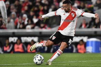 Manuel Lanzini tuvo buenas actuaciones en los amistosos y podría ganarse un lugar entre los titulares frente a Lanús