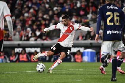 Manuel Lanzini tuvo su oportunidad como titular
