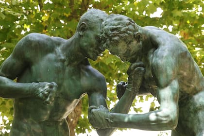 Manuel Mujica Láinez hizo una reflexión y aseguró que este combate no se trataba de una batalla de un hombre contra otro sino de una persona luchando contra sí misma.