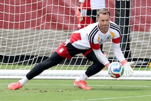 Alemania afronta un debut “fácil” con tensión: su arquero de 40 años había dejado el equipo, volvió y desplazó al titular