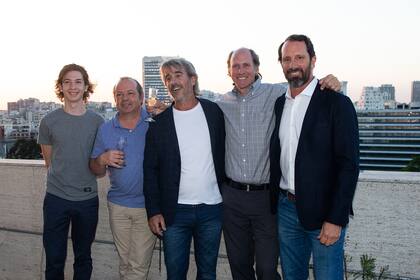 Manuel Olivera, Tati Olivera, Eugenio Castelli, Mariano Etchebarne y Agustín Freixas.