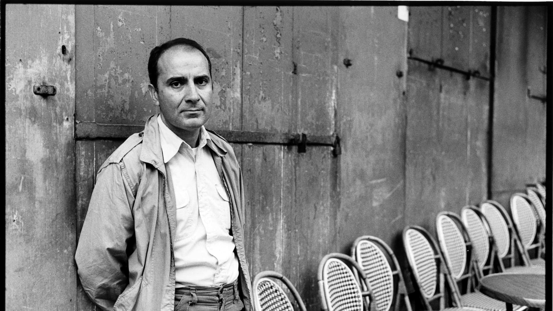 Manuel Puig, en junio de 1981, durante una sesión fotográfica en París.