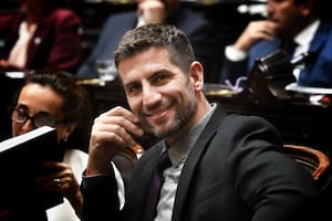 Quién es Manuel Quintar, el diputado libertario que fue al Congreso con un Tesla Cybertruck