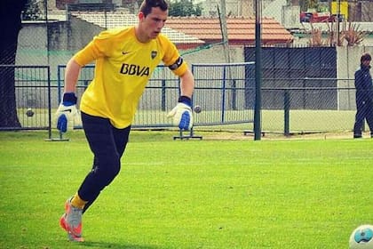 Tal como se muestra, Manuel Roffo ha llegado a ser capitán en las divisiones inferiores, pero Boca lo dejó en libertad de acción.